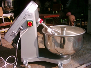 Gıda hamuru yoğurma makinaları
