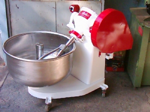 Gıda hamuru yoğurma makinaları