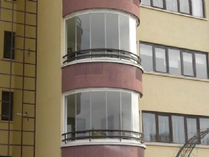 Cam balkon
